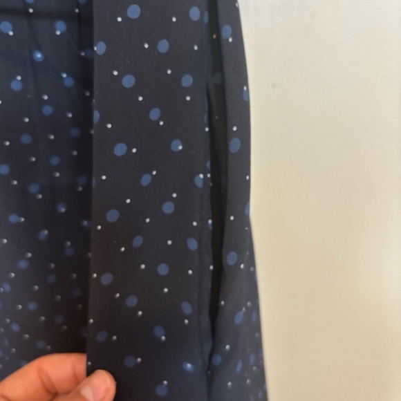 Vince SHADOW DOT SLEEVELESS DRAPE-NECK DRESS IN INDIGO - size L - Picture 7 of 8